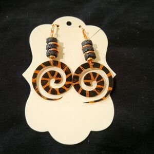 🌀 Handmade Spiral Black & Gold Earrings – Bold & Artistic Statement